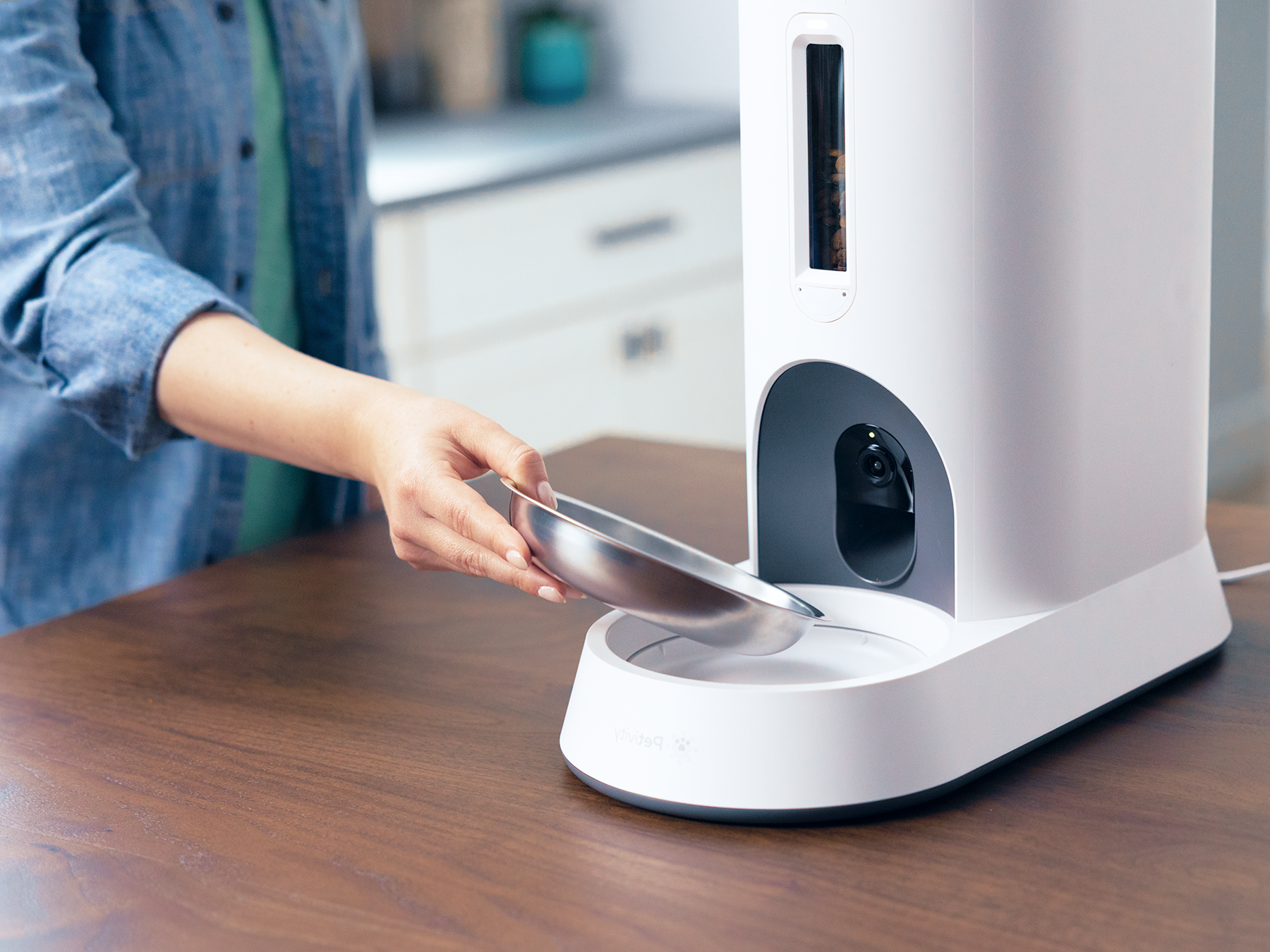 Setting up Petivity Smart Feeder for Cats, easy assembly for automatic cat feeding at home
